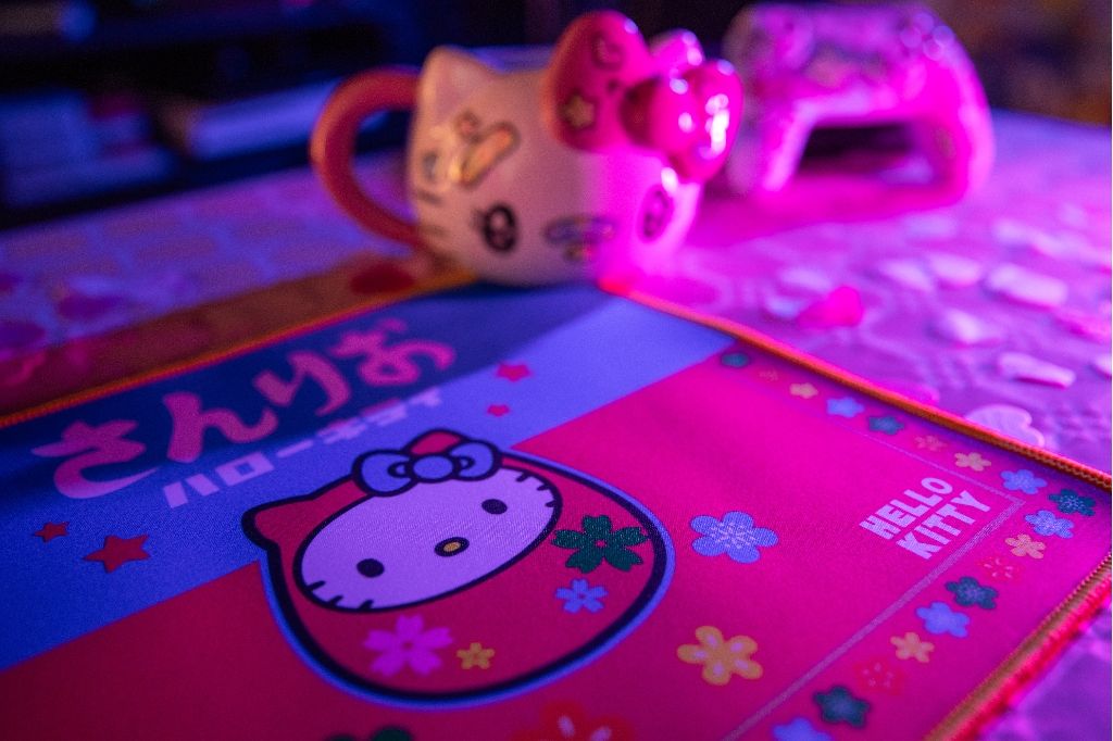 Officially Licensed Hello Kitty 'Japan' Konix Mouse Pad (Medium)