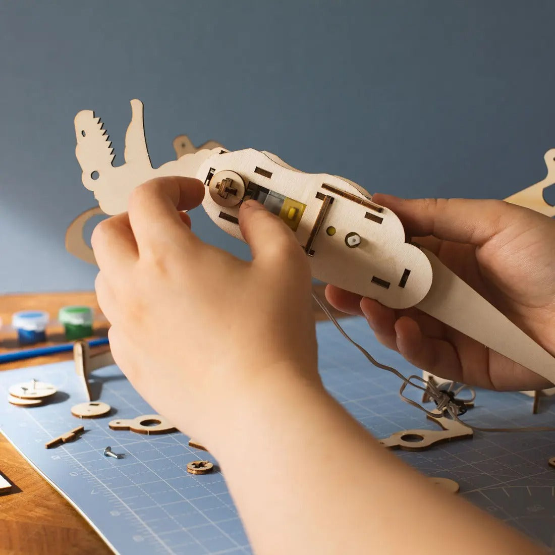 Thumbs Up! - Build Your Own RC Dinosaur! Buildable Interactive Toy Set
