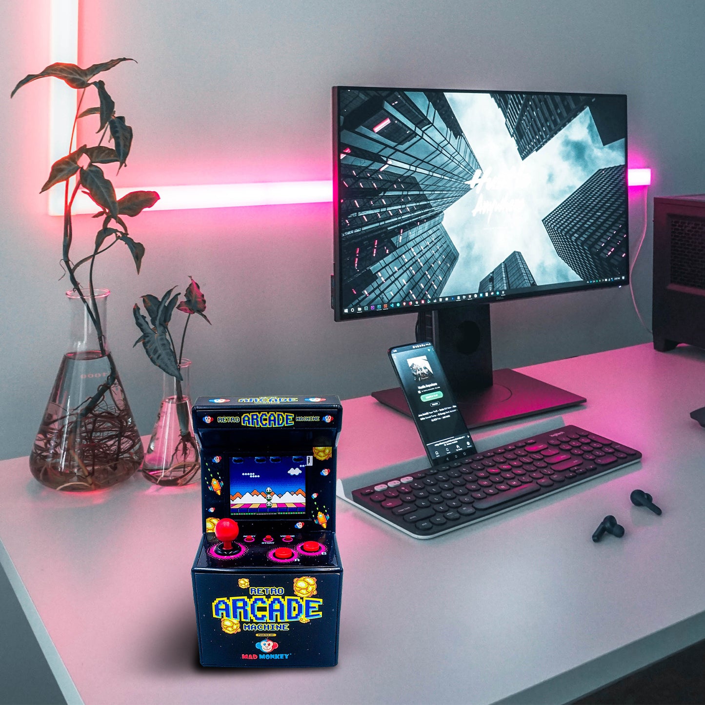 Mad Monkey - Retro Mini Arcade Machine - 240 x 8-Bit Games