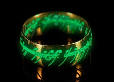 Lord of the Rings: The One Ring To Rule Them All - Glow in the Dark Replica Memorabillia